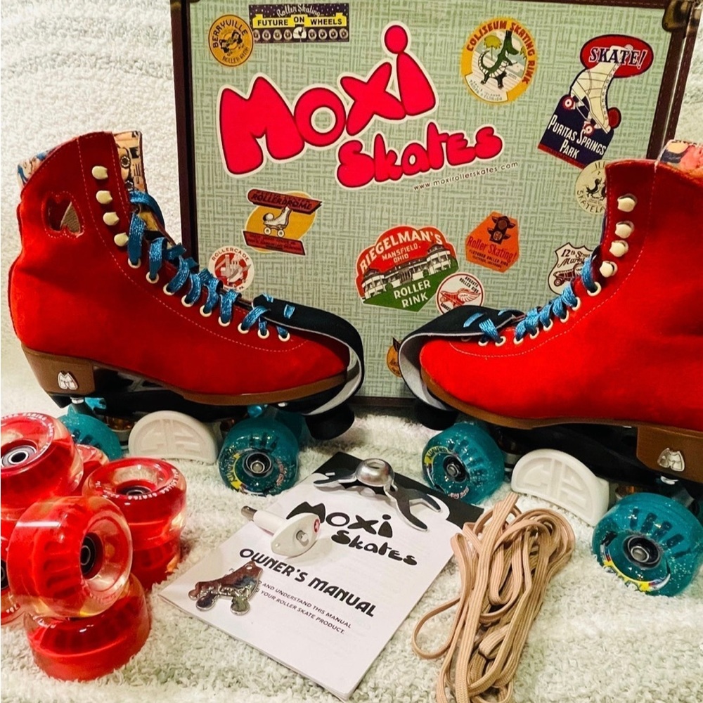 Moxi Lolly Poppy RollerSkates Size 7 Med (converts 8-8.5) 🛼